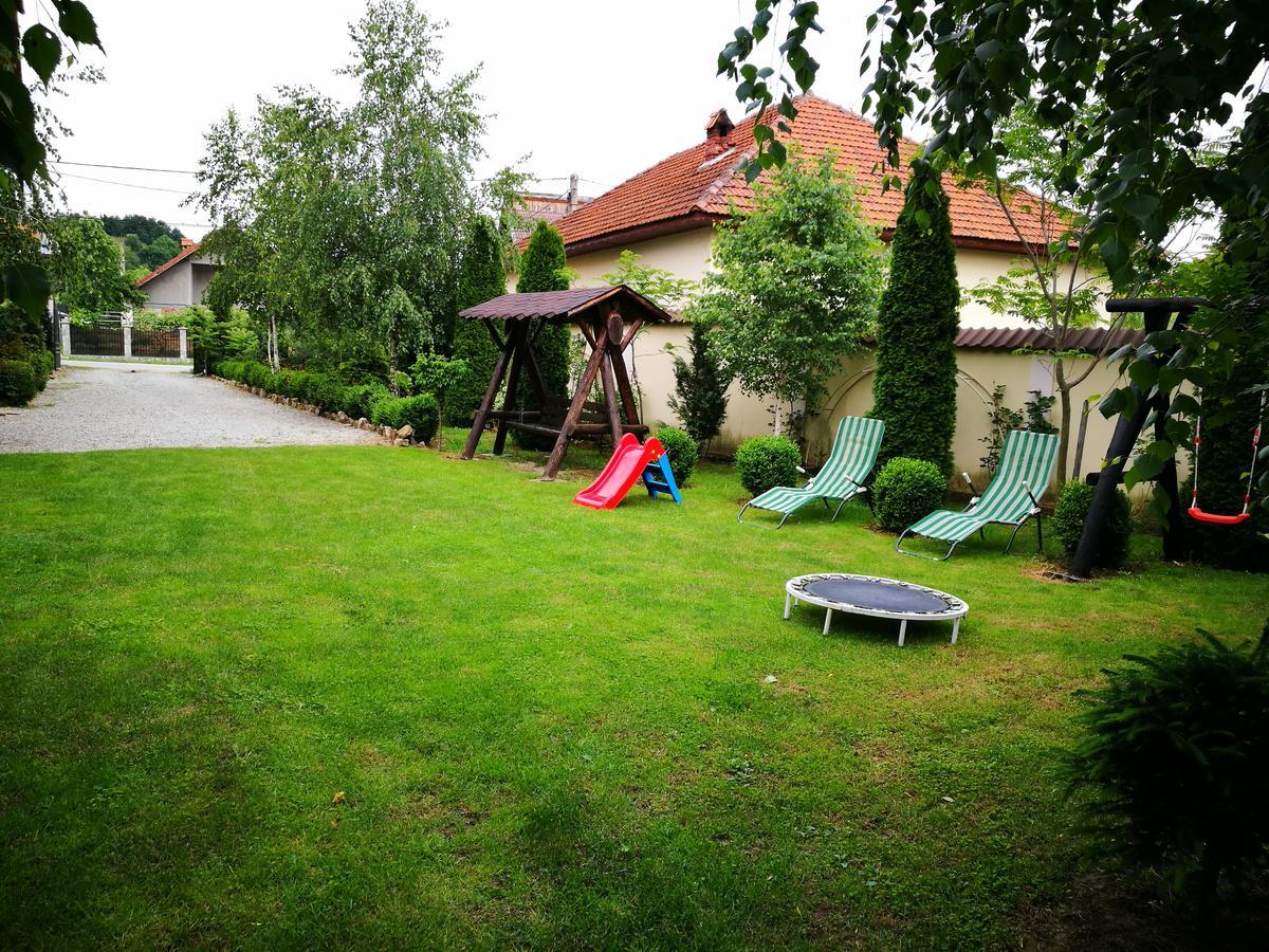 Pensiunea Ramona Cărpinişu Exteriör bild